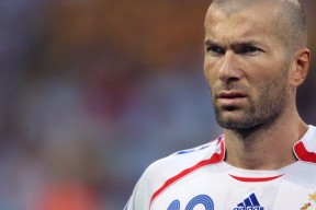 星空中国官网-国足训练氛围积极全队士气高涨，国足的训练